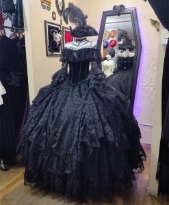 Vintage viktorianische Abendkleider, schwarze Spitze, lange Ärmel, bodenlanges Maskerade-Abschlussballkleid, schulterfreies Gothic-Partykleid für Frauen