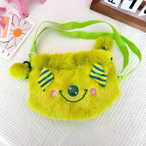 Totes japanska kvinnor Plush DrawString Bucket Shoulder Bag Girl Söt rolig tecknad mobiltelefon