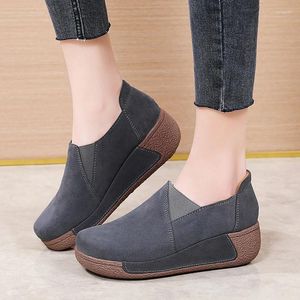 Casual Shoes Winter Sneakers for Women Fashion Platform Korean version Rocking Female Slip on Plat Warm Loafers Retro Mon