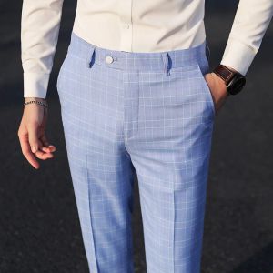 パンツPlyesxale Sky Blue Blue Plaid Men Designer Slim Fit Straight Suit Pants Big Size Business Dress Pant Brand ClothingP27