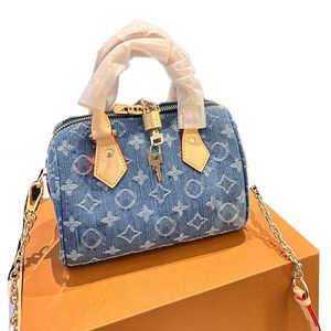 24SS Kobiet dżinsowy powinien być torbą przekątną torbę krzyżową dla kobiet luksusowa designerska torebka uchwyt na karty na zewnątrz portfel podróży torebka 20cm 20 cm