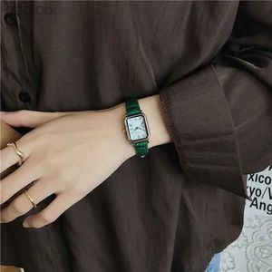 Wristwatches Retro Watches Classic Casual Quartz Dial Leather Strap Band Rectangle Clock Fashionable Wrist Watches for Women 24319