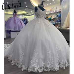 Białe kwiaty 3D Quinceanera sukienki 2024 Sweetheart Off Ramper Princess Sweet 15 16 -letnia urodziny PROM PROM PRYTAL Backless Gala Gala Prezent