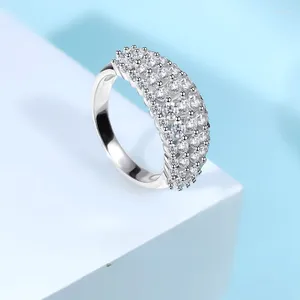 Anelli a grappolo Anello personalizzato in argento sterling S925 con fila di diamanti piena di lusso Importato all'ingrosso di gioielli da sposa ad alto tenore di carbonio