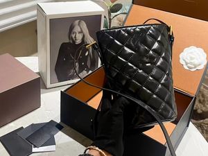 2024 novo design de moda de luxo feminino couro puro clássico mini balde saco material casual tudo-em-um saco crossbody
