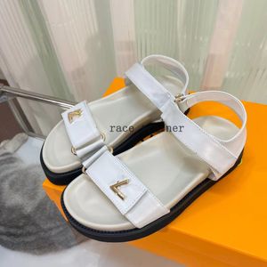 Designer tofflor Sunset Comfort Flat Sandals Flat Mule Slippers Cool Enkelt stilfulla bilder 2 remmar justerade guldspänne kvinnor strandgummi sula sandal 3.7 04