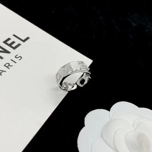 Designer de luxo marca carta banda anéis mulheres banhado a ouro prata banhado cristal aço inoxidável amor jóias de casamento suprimentos anel fino escultura anel