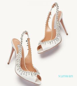 Sandálias de tentação de verão perfeitas sapatos femininos couro metálico embelezado com cristal pvc estilingue festa de casamento bombas peep toe