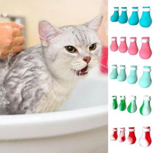 Abbigliamento per cani 4 pezzi Copri piedi per gatti Stivale in silicone Protezione per animali domestici Bagno Lavaggio per artigli Copri scarpe antigraffio Stivaletti Forniture