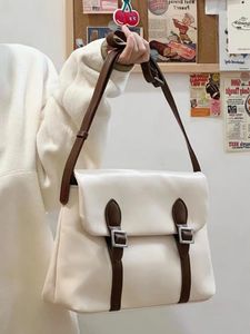 DrawString College Style Retro Stora kapacitetspåsar för kvinnor Trend 2024 Nisch Soft läder Korean Bagcrossbody Bag Eesthetic