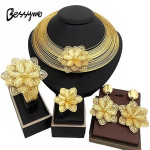Bangle Vintage Womens Jewelry Set 18K Gold Plated Earrings Bracelet Dubai Ring Jewelry Set Luxury Wedding Party Accessories 240319