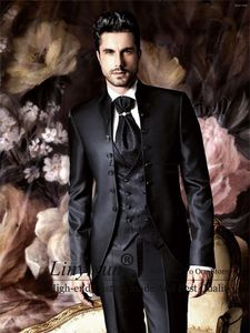 Abiti da uomo Classici Uomo Mandarino Risvolto Smoking da sposo da sposa Modello nero Gilet Groomsman Blazer 3 pezzi Set Terno Masculino