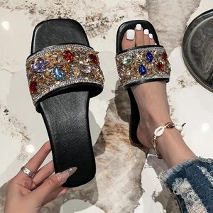Slippers Crystal Luxury Flats Women Beach Open Toe Sandals Summer 2024 Designer Walking Shoes Slingback Flip Flops Femme Slides