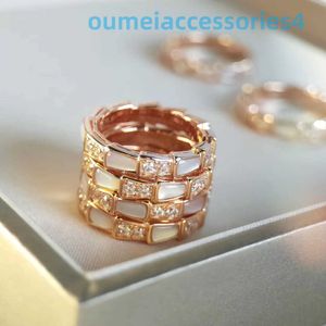 2024 Designer Luxury Brand Jewelry Band Rings 925 Sterling Silver Treasure Bone Female Rose Gold Diamond White Fritillaria 18K SMRIL SNAKE FORME POPEL FINGER RING