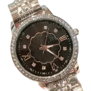 مطلي الذهب مطلي النساء Women Clock Clendar Quartz Battery Diamonds Watch Watch عالية الجودة من الذهب الذهب حزام Wristwatch Orologio هدايا قابلة للتعديل SB069 C4