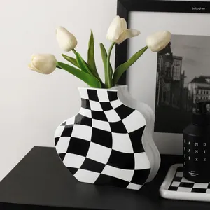 Vase Classic Checkerboard Ceramic Vaseシンプルなリビングルームの寝室水耕栽培中世の家庭装飾衣料品店