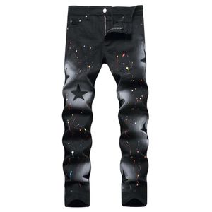 2023 Spring New Men's Black Jeans Trendy och personlig färg som kastar små fötter Elastiska smala passformiga midjebyxor