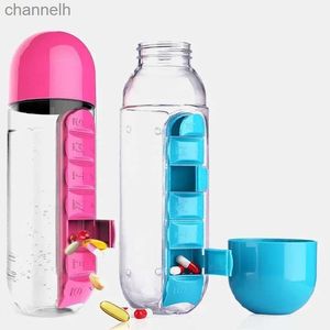 Vattenflaskor 2 i 1 600 ml 7 rutnät Medicine Box Water Cup Sports Plastic Water Bottle Combine Daily Pill Boxes Organizer Drinking Bottles YQ240320