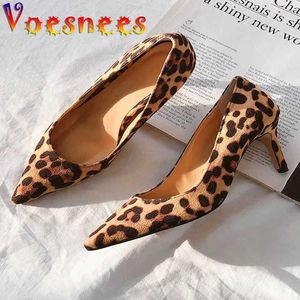 Kleidschuhe Voesnees Leopard Print Frauen 2021 Frühling Herbst Neue Mode Spitz Pumps Stiletto Flacher Mund Nachtclub High Heels H240325