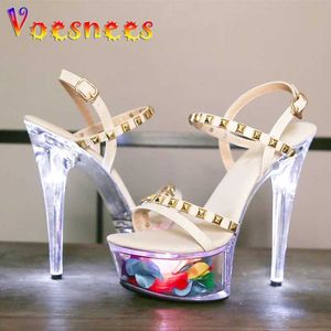 Sukienka buty plus size Summer Kobiety 15 cm Światło Luminous Nightclub Chic Sandals Sandals Crystal Flowers Platforma LED High Heels H240325