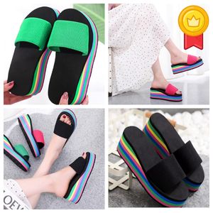 Pantofole da donna infradito unilaterali sandali estivi con suola spessa capispalla casual da spiaggia GAI piattaforma infradito nero colorato EVA Gladiatore spesso arcobaleno