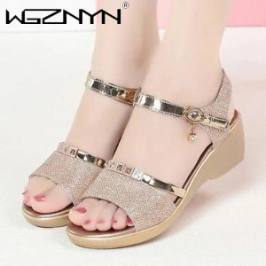 Sandalet 2022 Sandalet Kadınlar İçin Sandalet Sandalet Altın Platform Kadın Sandalet Femme Sandalet Mom Sandalet Artı Boyut 41 Düşük Topuk Sandalet