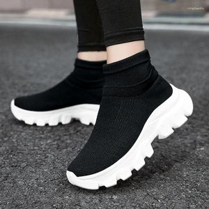 Casual skor kvinnor lätt hög kvalitet plattform kvinna ankel stövlar chunky klackar sneakers sport mode