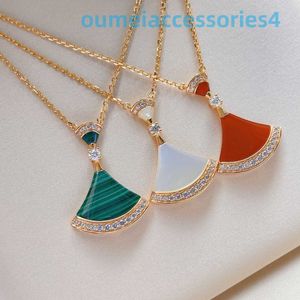 Designer Luxury Brand Jewelry Pendant Necklaces Layered Small Skirt Necklace Female Rose Gold Fan Versatile Collar Chain Beimu Jade Marrow Light and Grade Feeling