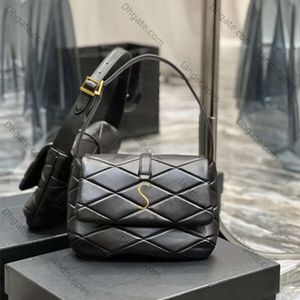 Lady Designer LE57 Tote Hobo Omuz Torbası Debriyaj Flap Kadınlar Cleo Satchel Koltuklu Çantalar Luxurys Toptan Beyaz Çanta Kuzu Dinini Gerçek Deri Crossbody Bag