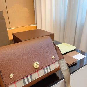 Ny messenger väska satchel axelväska crossbody läder lyx designer märke väskor mode handväskor högkvalitativa kvinnor brev handväska telefon plånbok metall ränder