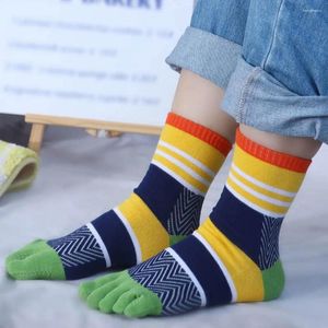 Männer Socken Einfache Mode Split-toed Patchwork Farbe Sport Lange Röhre Mittlere Strumpfwaren Fünf Finger Baumwolle Mann