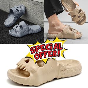 2024 KVALITET KREATIV SKULL Slippare Summer Men Slippers Beach Sandals Non-Slip Indoor Slides Shoes Gai Low Price Big Size 40-45