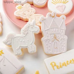 Baking Moulds Cartoon Unicorn Princess Cookie Cutter Acrylic Fondant Cake Press Stamp Embosser Carriage Castle Pastry Biscuits Embossed Mould L240319