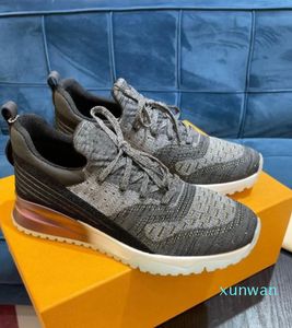 Top LuxuryMen casual shoes runners Sneakers Low top Mesh Knit Runner Trainers Man Breath Discount Footwear sports trainers fast ship