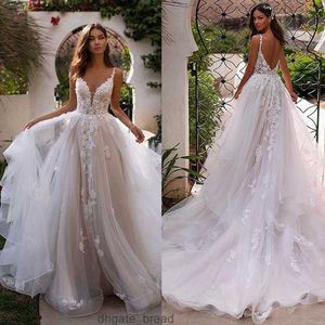 Sexiga bohemiska bröllopsklänningar med löstagbart tåg V Neck spetsar Appliced ​​Beach Bridal Gowns Robe de Mariee Country Wedding Dress