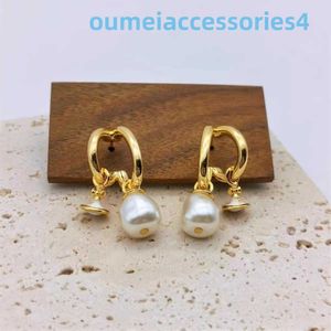 Designer Luxury Brand Jewelry Western Empress DowagereRing Xis Saturn Ring Shaped Pearl For Womens Fashion Sweet Small and Grade örhängen