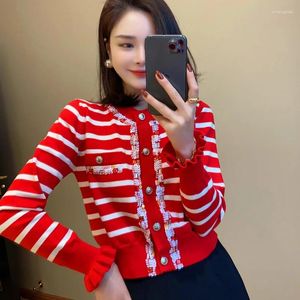 Kvinnors stickor Stripped Red Cardigan med pärlor Kvinnor High Fashion Sticked 2024 Spring Sweater Coat O-hals Mujer beskurna toppar