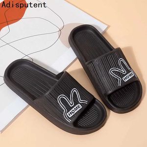 Tofflor sommarkvinnor män tjock plattform platt björn tecknad toffel dusch badflip flops strand sandaler lady hus slides01vd67 h240322AH8C H240322