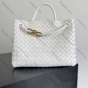 Designer Shoulder Bags Mini Handbag Luxurious Soft and Delicate Pebble Calf Leather Bucket Bag Emphasizes Circular Contours Purse Versatile Crossbody Woven Bag