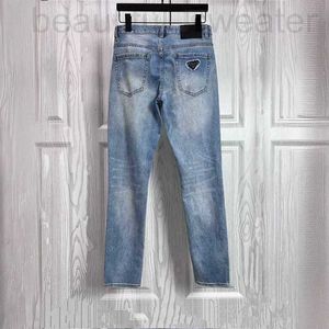 Herrenjeans Designer New P Family PRA Pu Kleine gerade Freizeithose Dreieckiges Etikett Klebestreifen Gestickter Buchstabe Denim 4S29