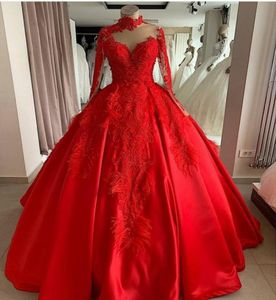 Röd bollklänning hög hals quinceanera klänningar 2020 långa ärmar pärla fjäder vestidos de 15 anos vestidos prom klänning3357296