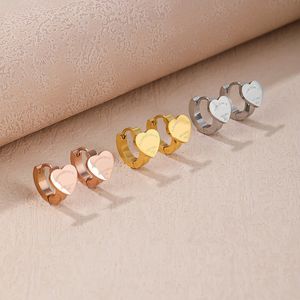 Klassisk modedesigner T Gold Heart Earring Women Rose Stud Rostfritt stål Tjockt piercing smycken gåvor Kvinnor Tillbehör gåvor