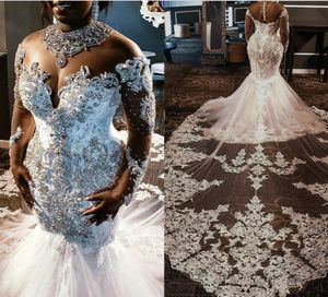 Abiti da sposa a sirena in pizzo con top a rete trasparente 2019 Abiti da sposa in tulle con applicazioni di pizzo e perline con maniche lunghe9749816