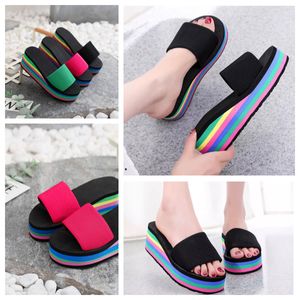 Tofflor kvinnors ensidiga flip flops sillbens sommar regnbåge tjocka sula sandaler höga klackar t yttre kläder casual strand slitage gai flip-flop outwear eva bigsize