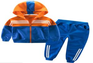 Tasarımcı Kids Sport Hooded Giyim Setleri Çocuklar Erkek Kızlar Bebek Bebek Günlük Takip Pamuk Fermuar Ceket Pantolon Takım Bebek Bahar A7071114