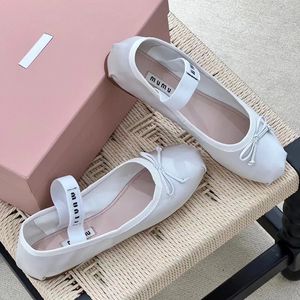 New style Miui sandal ballet flat shoe dance womens men Bow loafer black white Summer Casual Shoe Lovely outdoor Low luxury Designer Dress Yoga sexy silk walk lady gift