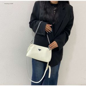 Großhandel Einzelhandel Marke Mode Handtaschen Xia Yangs Neue Selbstgemachte Spezielle Material Hochwertige Weiche Leder Version Vielseitige Mode Kette Unterarm Tasche Gerade