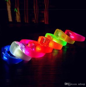 مكافحة الصوت المنشط الموسيقى LED ألعاب سوار وميض تضيء UP Bangle Wristband Club Bar Bar Cheer Luminous Hand Ring Glow ST3195863