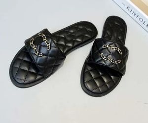 2024 Designer Sandalo Presentazioni aziende produttrici giochi Moda donna Caviale nero Sandali DAD in pelle logo oro Classico lusso Spiaggia Pantofola scorrevole Vacanza all'aperto