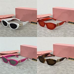 Högklassificering Mui Mui Mens Solglasögon Designers Cat Eye Luxury Fashion Sun Glasses UV400 Sunshade Men Solglasögon Högkvalitativ sommargåva GA0124 B4